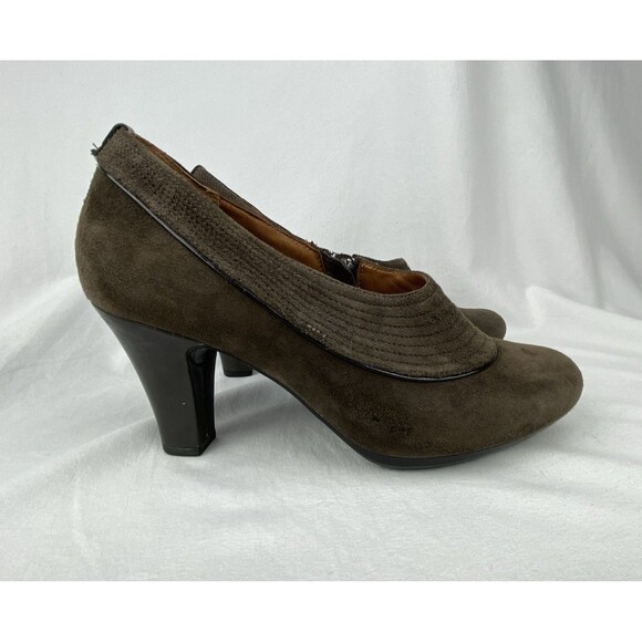 Clarks Shoes - CLARKS Artisan Heels Size 6 Dark Brown Suede Zip Comfort Shoes Retro Office